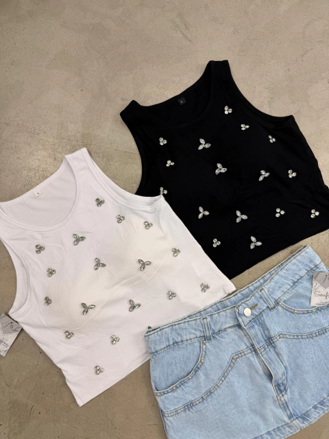 Musculosa con piedras