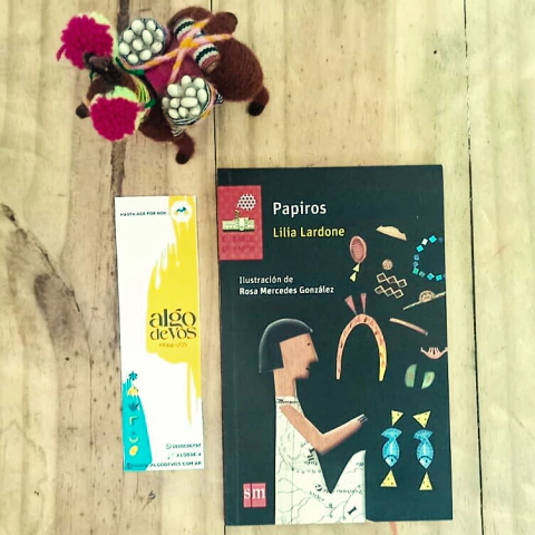 PAPIROS -LILIA LARDONE-