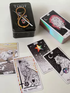 Mazo "The Wild Unknown Tarot"