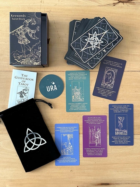 Keywords tarot deck en caja rígida (EN PROMO - PEQUEÑAS MANCHAS DE IMPRESIÓN EN ALGUNAS CARTAS) - comprar online