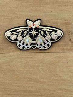 Parche bordado termoadhesivo "Mariposa VI"