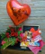 Cestas de chocolate Love Love, com balão personalizado e flores - comprar online