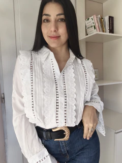 Camisa con detalles calados - comprar online