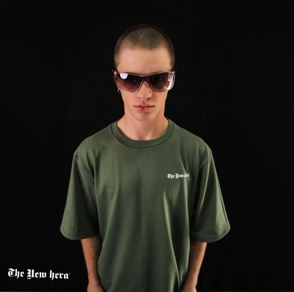 REMERA ESSENTIAL VERDE MILITAR
