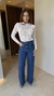 Calça jeans escura na internet