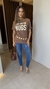 T-shirt estampada marrom na internet
