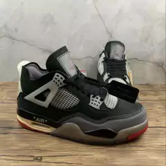 AIR JORDAN 4 RETRO na internet