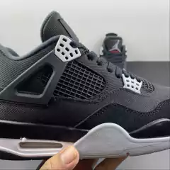 AIR JORDAN 4 RETRO - comprar online
