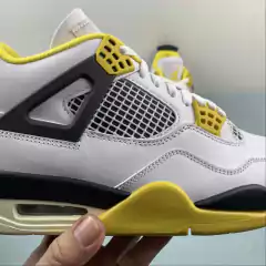 AIR JORDAN 4 RETRO - comprar online