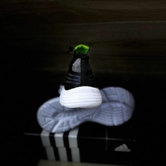 Adidas New Fast na internet