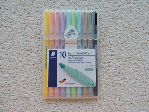 Marcador Triplus Highlighter com 10 cores tons pastéis - Staedtler