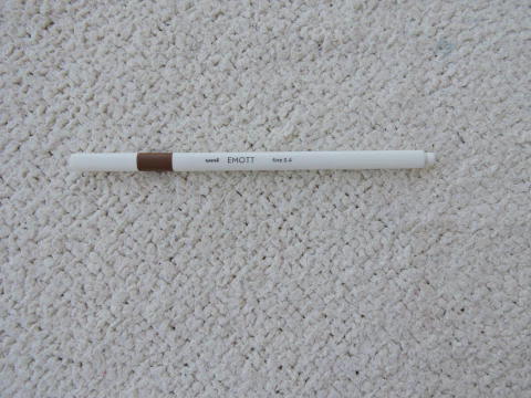 Caneta Emott Uniball cores - unidade