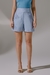 Short linho azul claro com renda