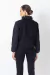 Jaqueta Puffer Preto Estonado Ivone, foto das costas all look.