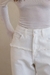 Detalhe frontal da Calça Jeans Wide leg Off White Safira