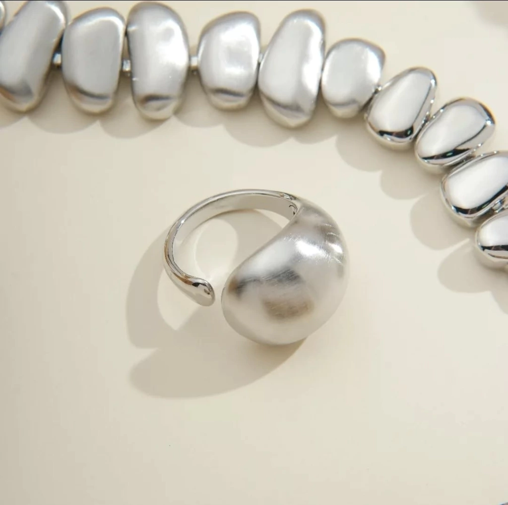 Anel Aberto Curva no banho 18k ou Ródio Branco