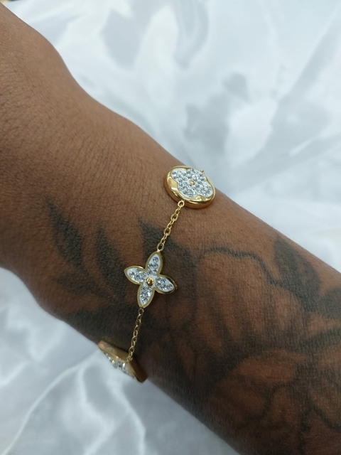 Pulseira aço inox dourado pingentes com strass fecho lagosta