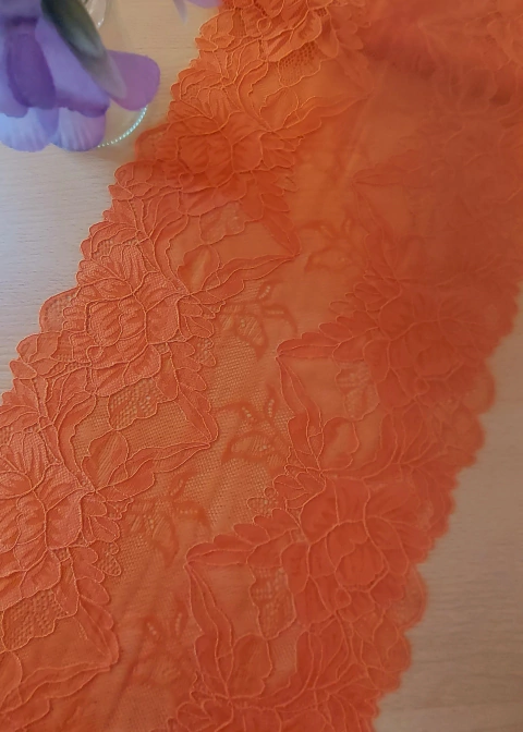 Puntilla Elastizada 25 cm Naranja x mt