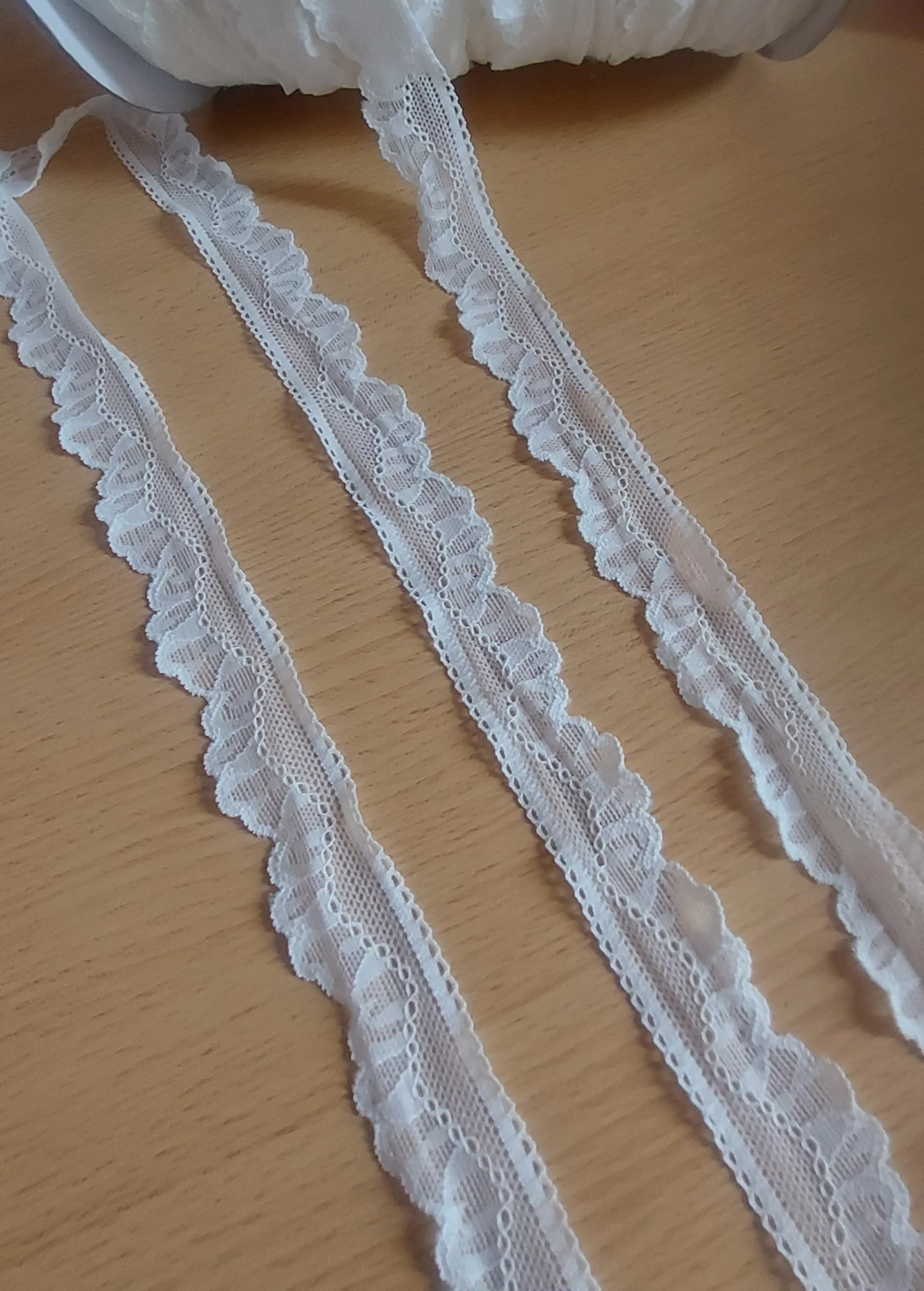 Puntilla Elastizada 2,5 cm Blanco Óptico x mt