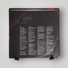 Survivor - Vital Signs na internet