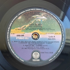 Def Leppard - High 'n' Dry na internet