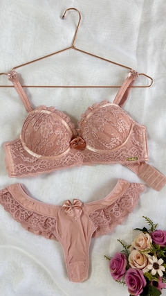 Conjunto Fru Fru na internet