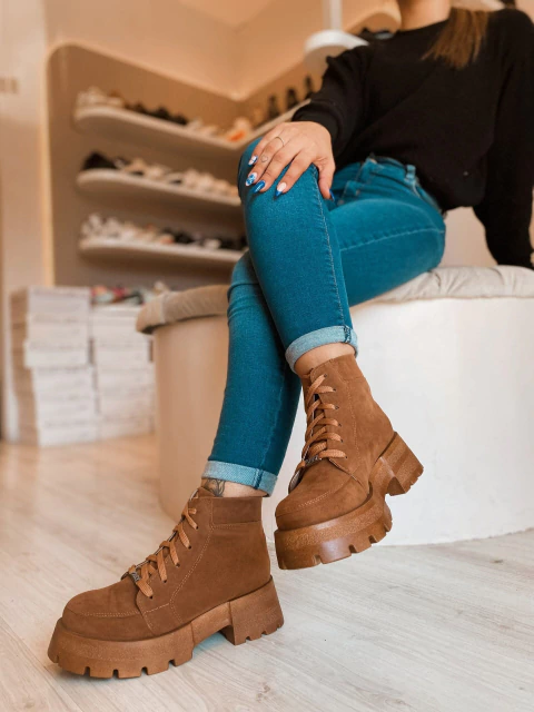 Borcegos Ariadna (406)