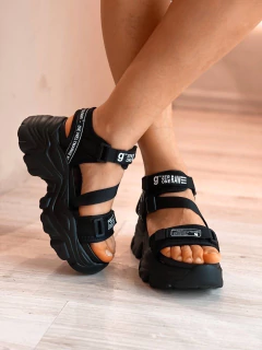 Sandalias Street (268)