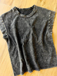 Remera Hit nevada tachas - comprar online