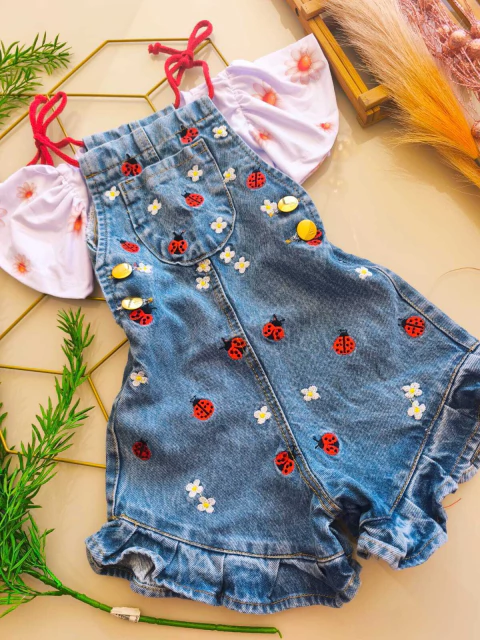 Jardineira babado joaninha