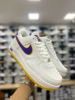 AF1 Lakers na internet