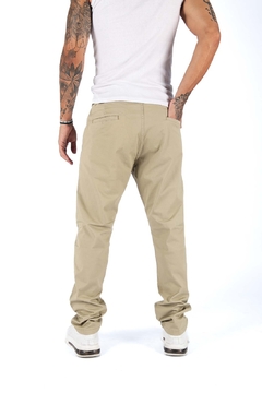 CHINO CEMENTO PREMIUM - Focus