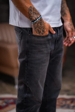 CONFORT DARK - Focus