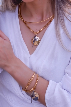 Pulseira na corrente veneziana com pingente de medalha + fé. - comprar online