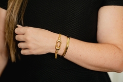 Pulseira com fecho de imã em formato de nó - comprar online