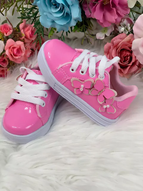 Tênis de Cadarço Rosa Chiclete C/ Aplique Borboletas Meninas Marca: Flor de Mila