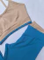 Conjunto de calça azul com nude na internet