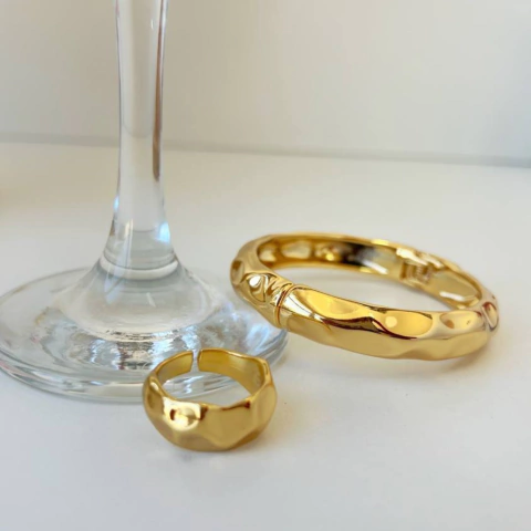 Bracelete Orgânico com Textura Irregular