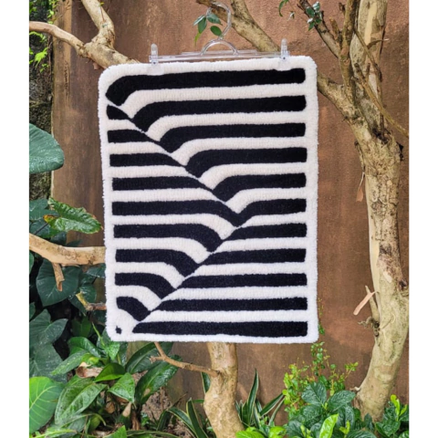 TAPETE PRETO E BRANCO 70cm x 52cm - TAPETOPIA