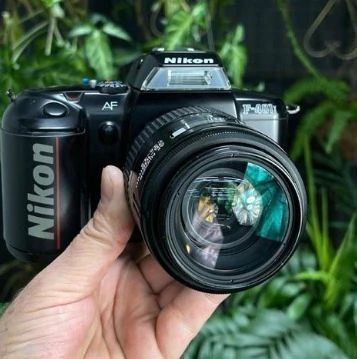 Câmera Nikon F-401x c/ Lente 35 ~ 105mm