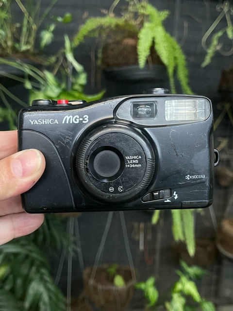 Câmera Yashica MG-3