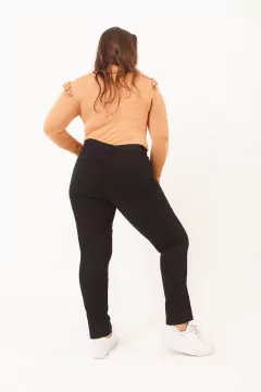 Pantalón Plus Size con Bolsillos en internet