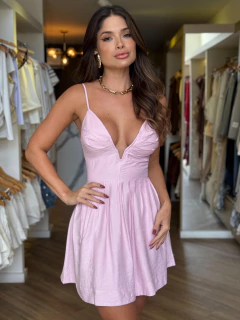 Vestido curto alça decote