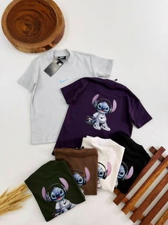Camiseta Suedine - Nike x Stich (estampa nas costas)