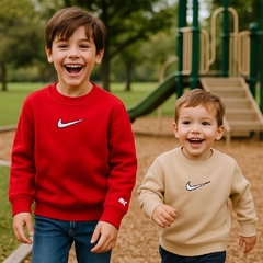 Blusa de moletom peluciada com detalhes bordados - gola careca | Nike na internet