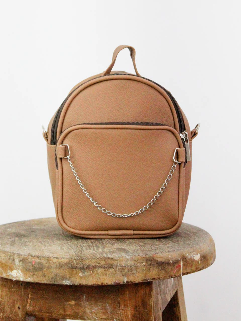 Bolsa Pequena Corino Correntinha Caramelo - comprar online