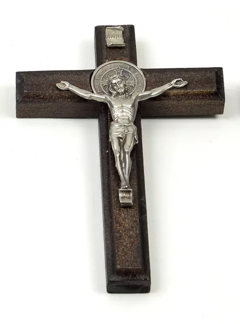 Cruz de pared 15 ctms con San Benito color caoba