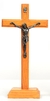 Cruz con pie color natural de 24.5 ctms