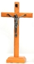 Cruz con pie color natural de 30.5 ctms