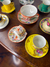 xícara de café japonesa na internet